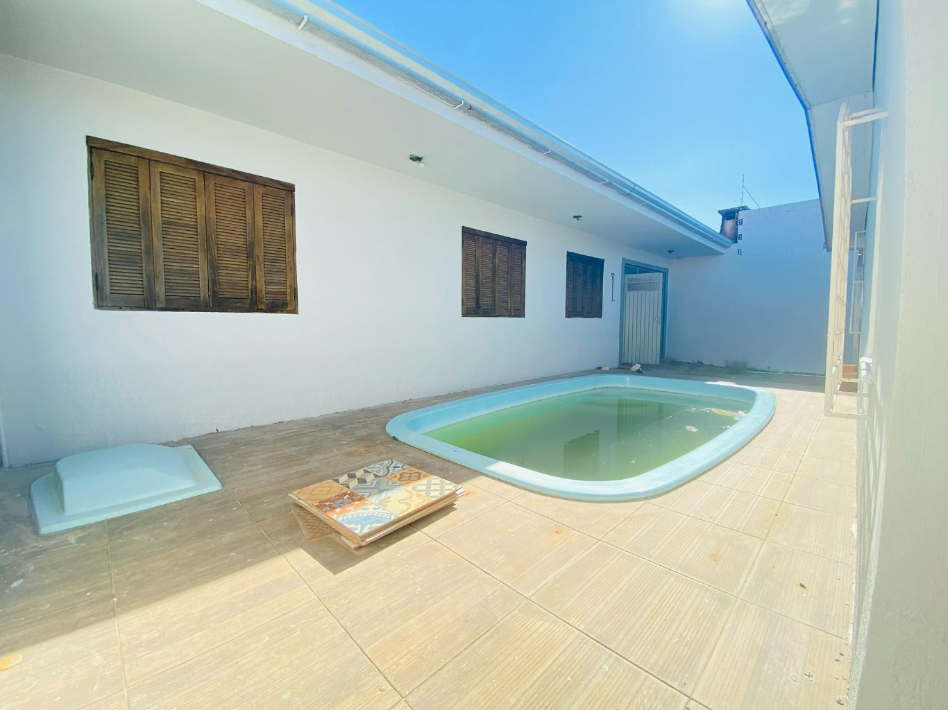 Casa terrea a venda com 4 quartos, piscina e salão de festas!