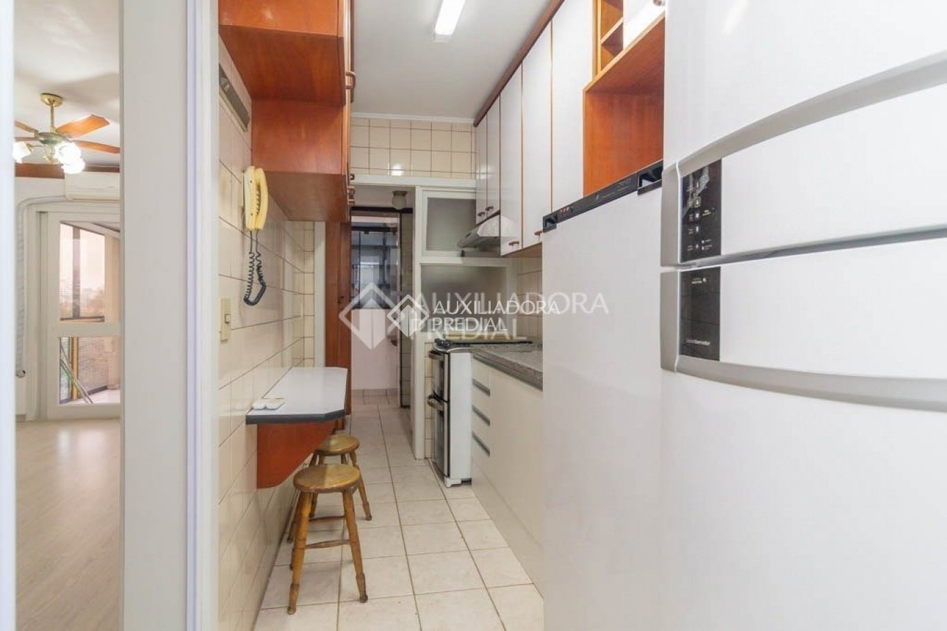 Apartamento à venda desocupado com 3 quartos, 2 banheiros, 1 vaga no Bairro Menino Deus