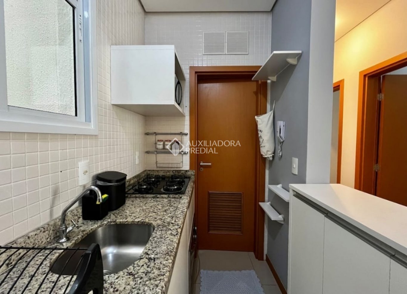 Apartamento 2 dormitórios mobiliado no Novo Campeche
