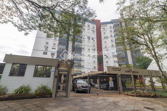 Apartamento à venda desocupado com 3 quartos, 2 banheiros, 1 vaga no Bairro Menino Deus