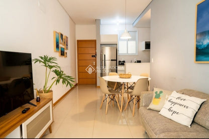 Apartamento 2 dormitórios mobiliado no Novo Campeche