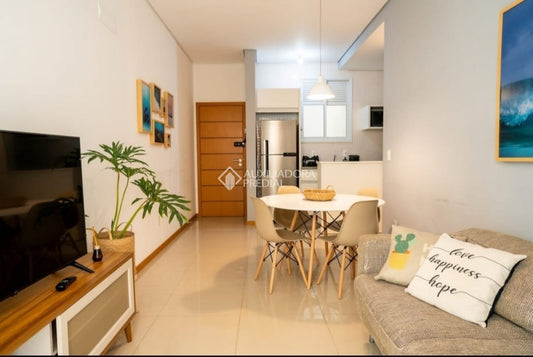 Apartamento 2 dormitórios mobiliado no Novo Campeche