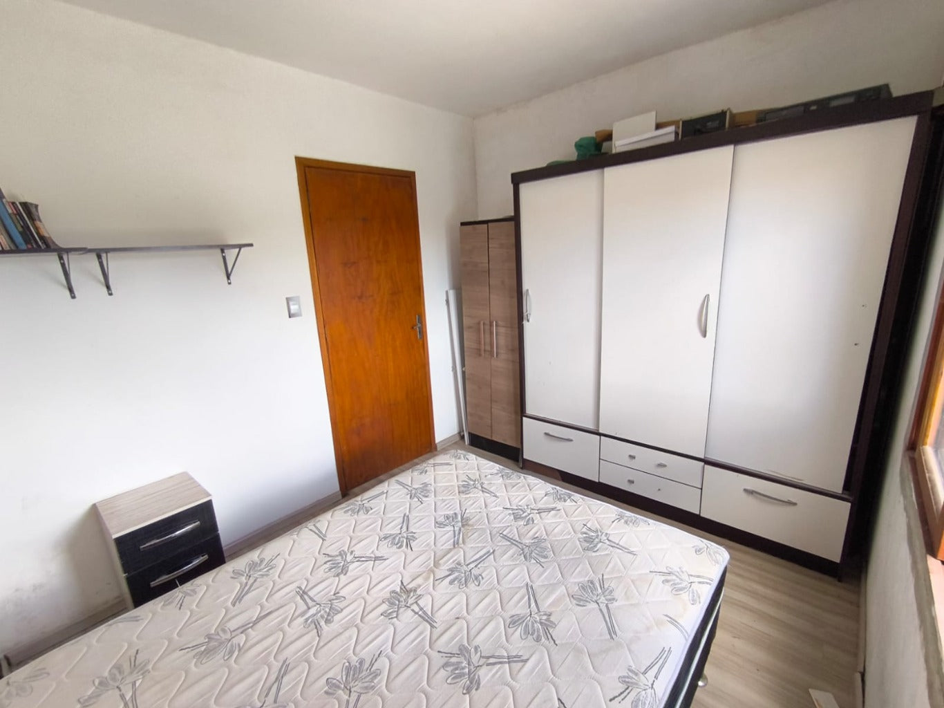 Sobrado  Bairro São José, 2 Quartos, Churrasqueira, 3 Vagas. Aceita Carro sob Avaliação.