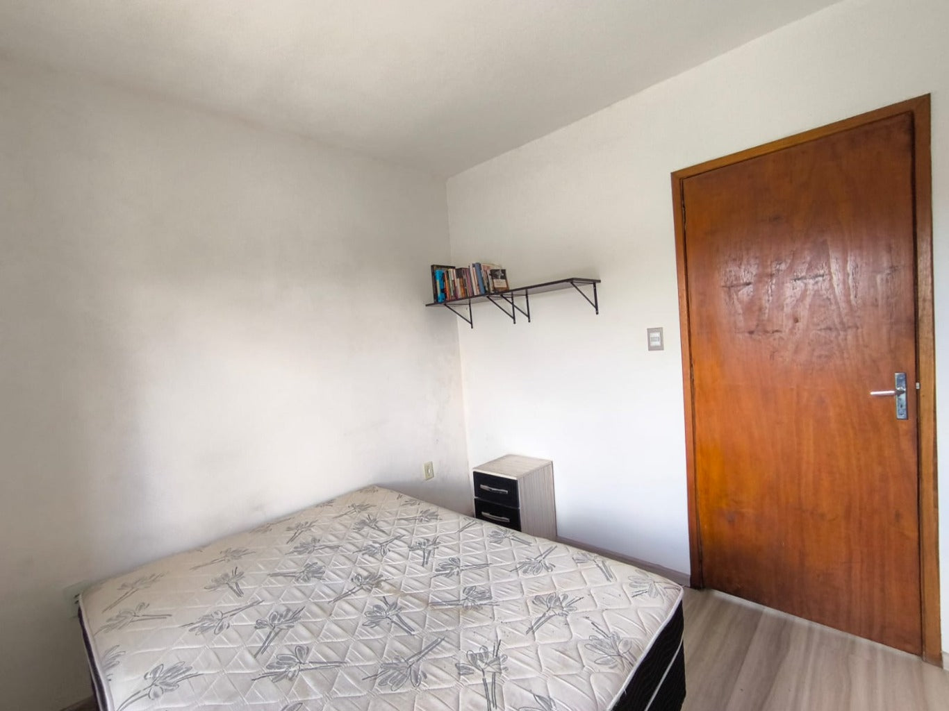 Sobrado  Bairro São José, 2 Quartos, Churrasqueira, 3 Vagas. Aceita Carro sob Avaliação.